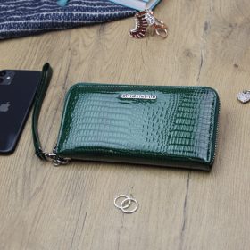    Gregorio GF119 zelená lakovaná dámska peňaženka 20 x 10,5 x 2,8 cm
