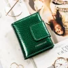  Dámska peňaženka Peterson PTN 42329-DSL z hovädzej kože v zelenej farbe 8,5 x 10,5 x 3,5 cm
