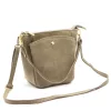  Dámska taupe kabelka cez rameno, crossbody kabelka z semišovej kože Luka 26-018 21 x 20 x 11 cm