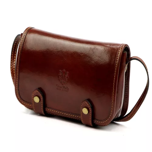  Dámska hnedá lesklá kožená crossbody kabelka Florence 58 20 x 15 x 7 cm