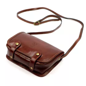    Dámska hnedá lesklá kožená crossbody kabelka Florence 58 20 x 15 x 7 cm