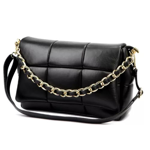  Dámska kožená crossbody kabelka Camilla PREMIUM 10.011 čierna s retiazkovým uchom 33 x 20 x 12 cm