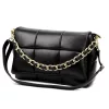  Dámska kožená crossbody kabelka Camilla PREMIUM 10.011 čierna s retiazkovým uchom 33 x 20 x 12 cm