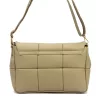  Dámska kožená crossbody kabelka Camilla PREMIUM 10.011 v béžovej farbe s retiazkovým uchom, 33 x 20 x 12 cm