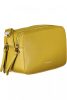  Žltá dámska kožená crossbody kabelka Coccinelle, taška cez rameno 23 x 15 x 9 cm