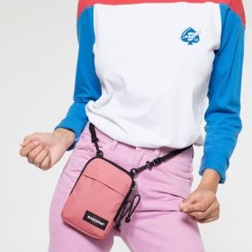    Bočná kabelka Buddy Seashell Pink Eastpak, malá crossbody kabelka
