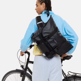    Eastpak Messer Bike Tarp Black vodeodolná bočná taška 17"