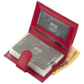    Tmavohnedá pánska peňaženka Synchrony v darčekovej krabičke