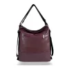  Dámska kabelka cez rameno Zellia 19010 bordovej farby, ktorú možno premeniť na batoh, 37 x 37 x 12 cm